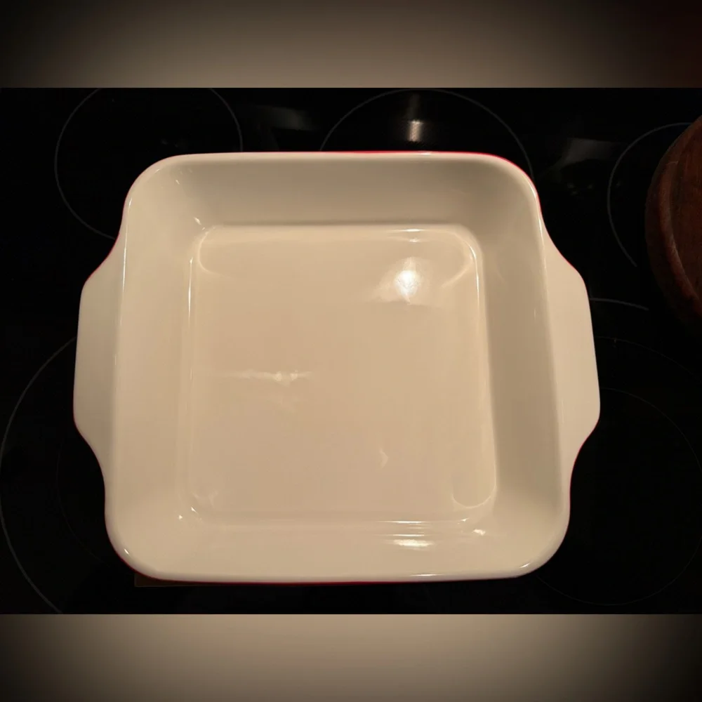In The Roundhouse Ceramic Baking Dish Red Bow Pattern Stoneware 64 oz Capacity